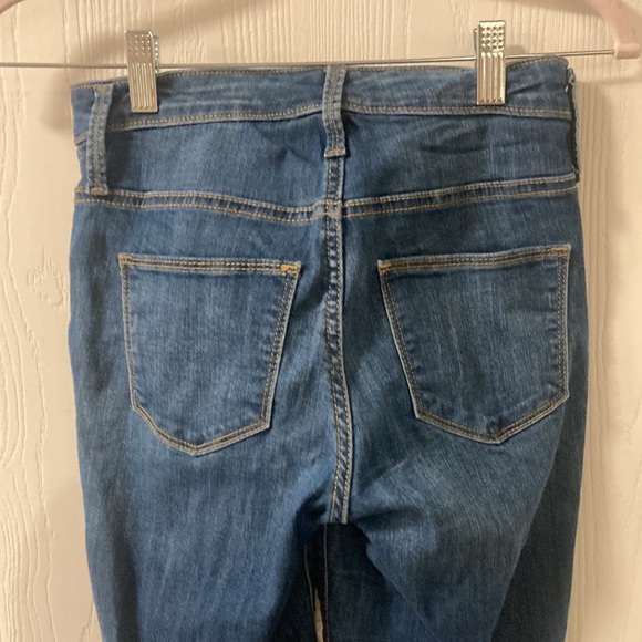 Universal Thread Blue Jeans - Picture 3 of 4